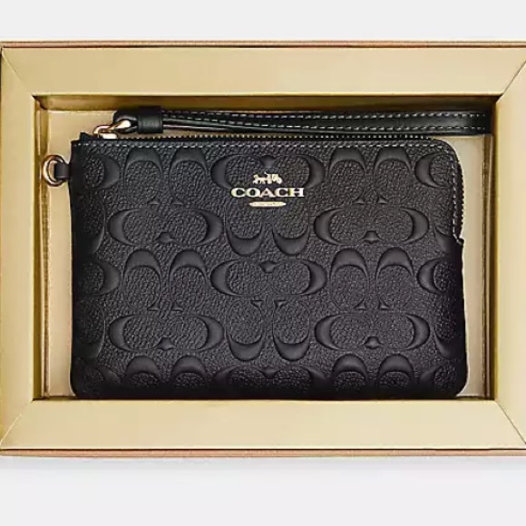 Coach Boxed Wristlet & Charm Signature Gift Set MSRP 180.00 - Picture 5 of 6